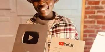 nowthendigital.com__Azawi receive YouTube silver play button (1)