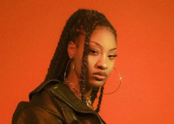 Tems Launches New 'Leading Vibe Radio' Show on Apple Music 1