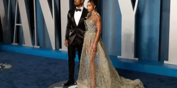nowthendigital.com__Jordan and Lori Harvey attend the 2022 Vanity Fair Oscar Party (1)