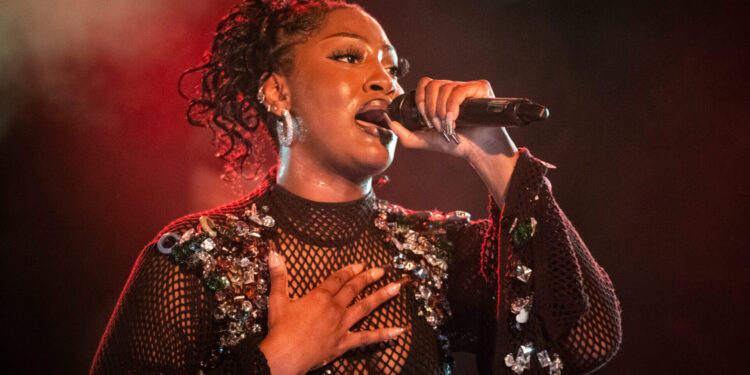 nowthendigital.com__Singer Tems cancels UK shows due to reflux laryngitis