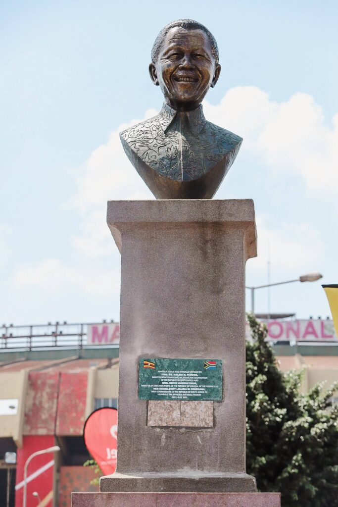 Airtel unveils Nelson Mandela Statue at Namboole (1)