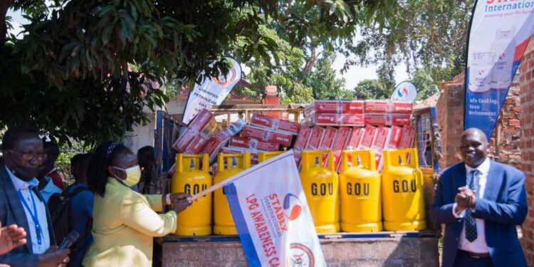 Uganda distribute Million Free Cooking Gas Cylinders (1)