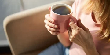 benefits drinking coffee lemon (1)