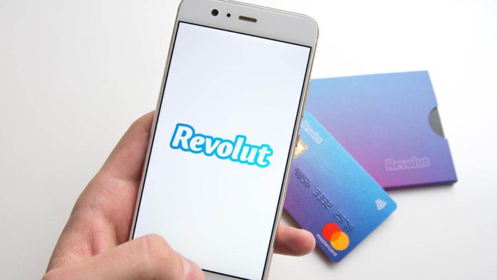 nowthendigital.com__Revolut vs paypal (1)