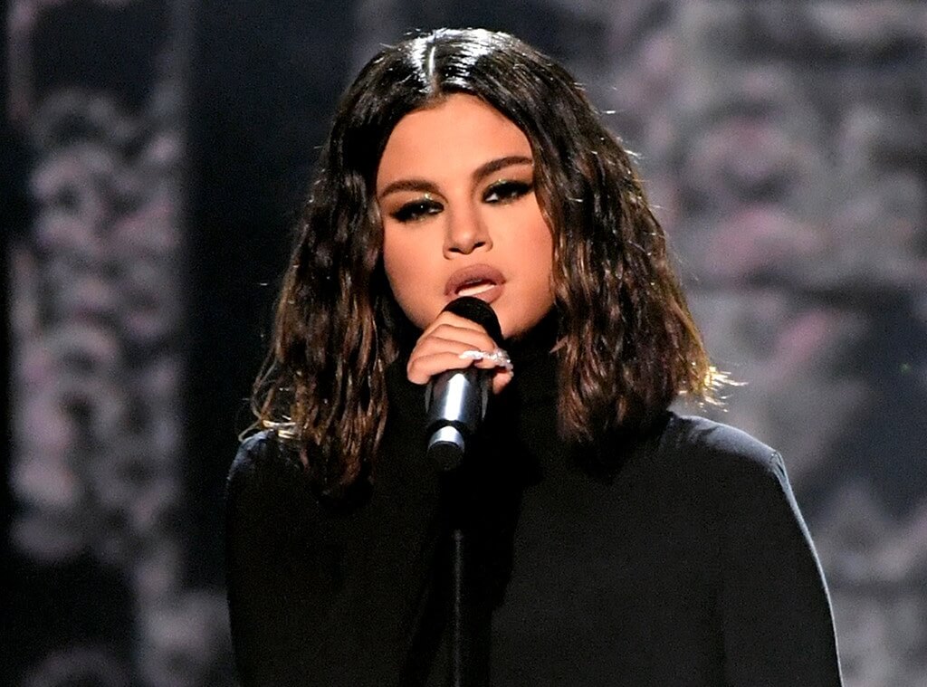 Selena Gomez had a panic attack at awards (1)