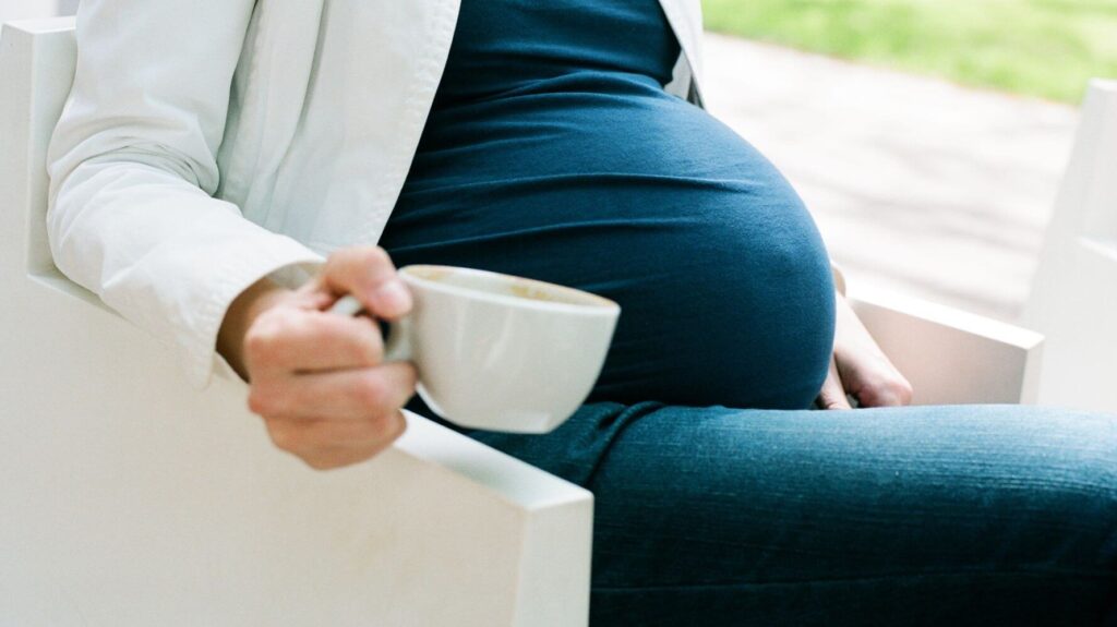 pregnancy hibiscus tea