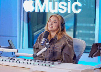 COLORS THREE SIXTY FM on Apple Music 1