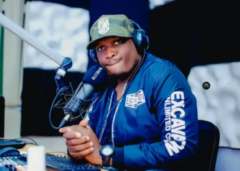 Dikteta Mark Quits CBS FM