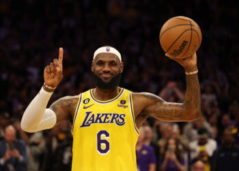 how much is lebron james net worth