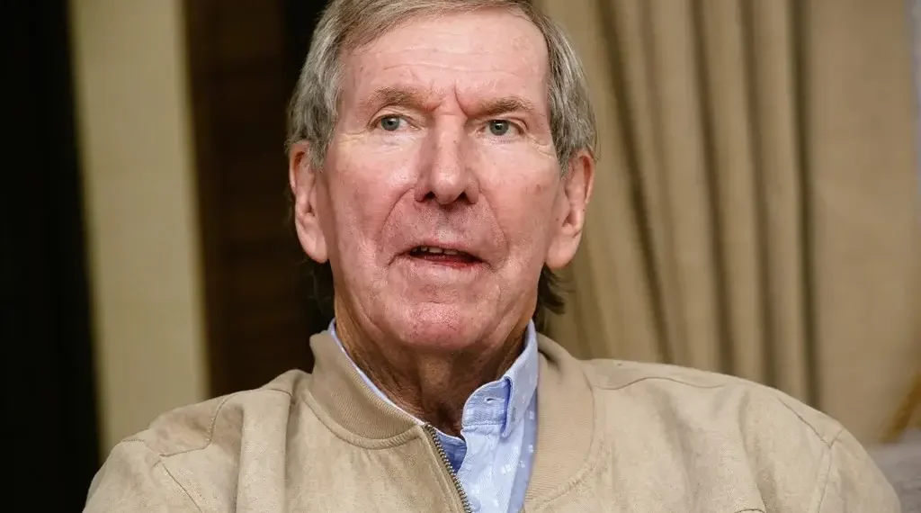 Carte Blanche presenter Derek Watts passes away