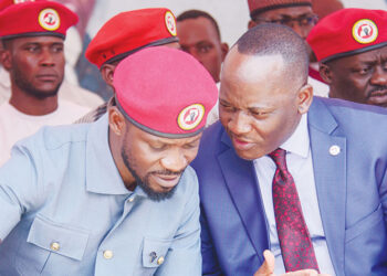 Mpuuga-talks-to-Bobi wine